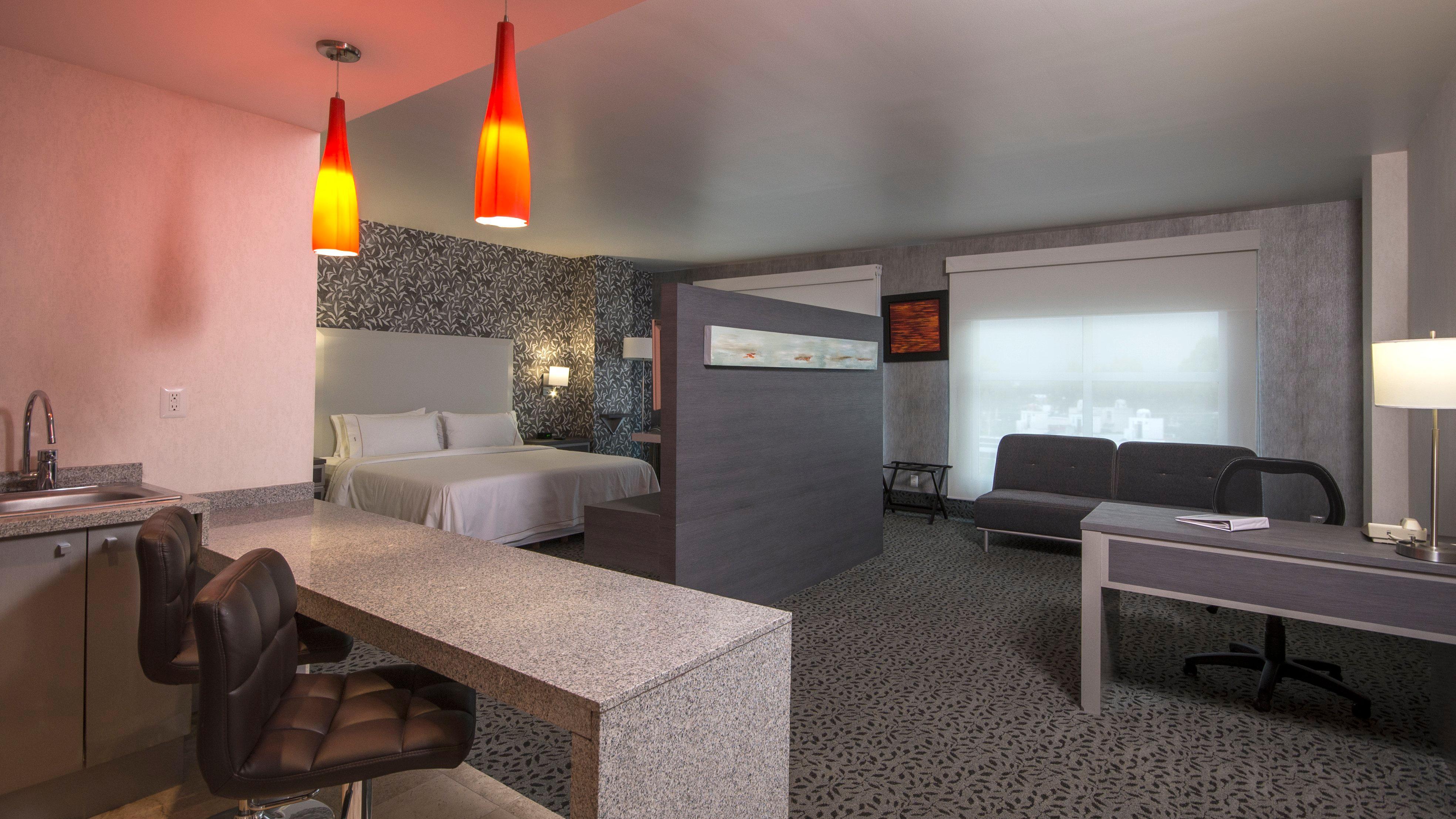 Express & By Ihg Hotel 4*